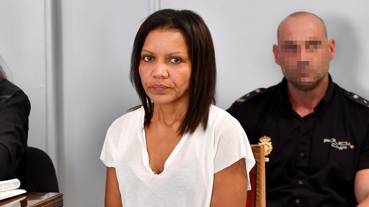 Ana Julia Quezada, al comienzo de la vista en la Audiencia de Almería.