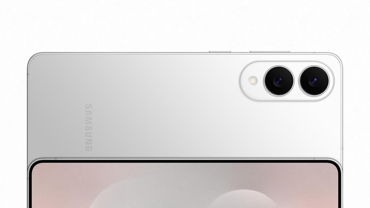 Galaxy s25 edge silver.