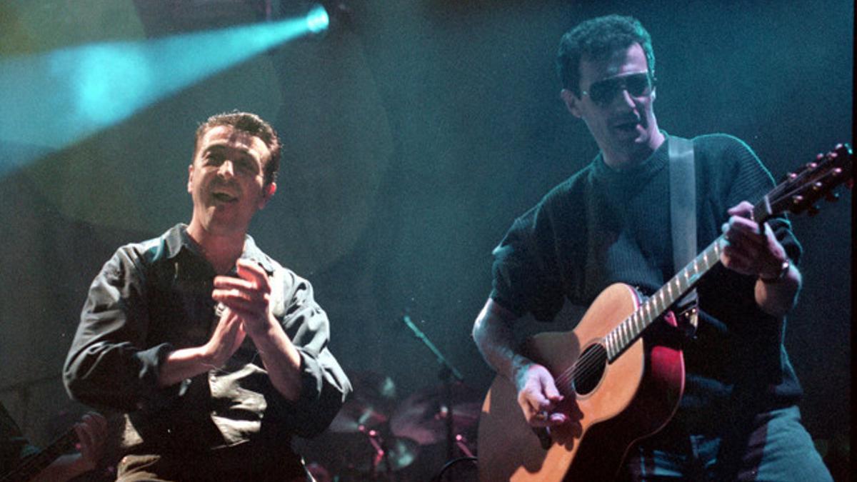 El Último de la Fila, el 14 de diciembre de 1995, en un concierto