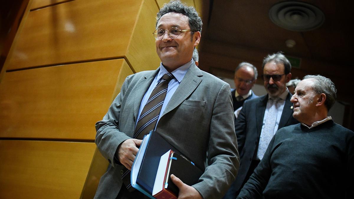 El Fiscal General del Estado, Álvaro García Ortiz, a su llegada a la comparecencia en la Comisión de Justicia, en el Senado, a 18 de febrero de 2025, en Madrid (España)