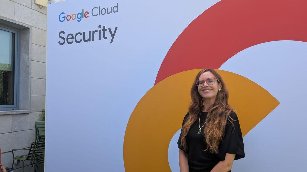 Cristina González Pitarch, en el centro de Ciberseguridad de Google (GSEC), en Málaga.