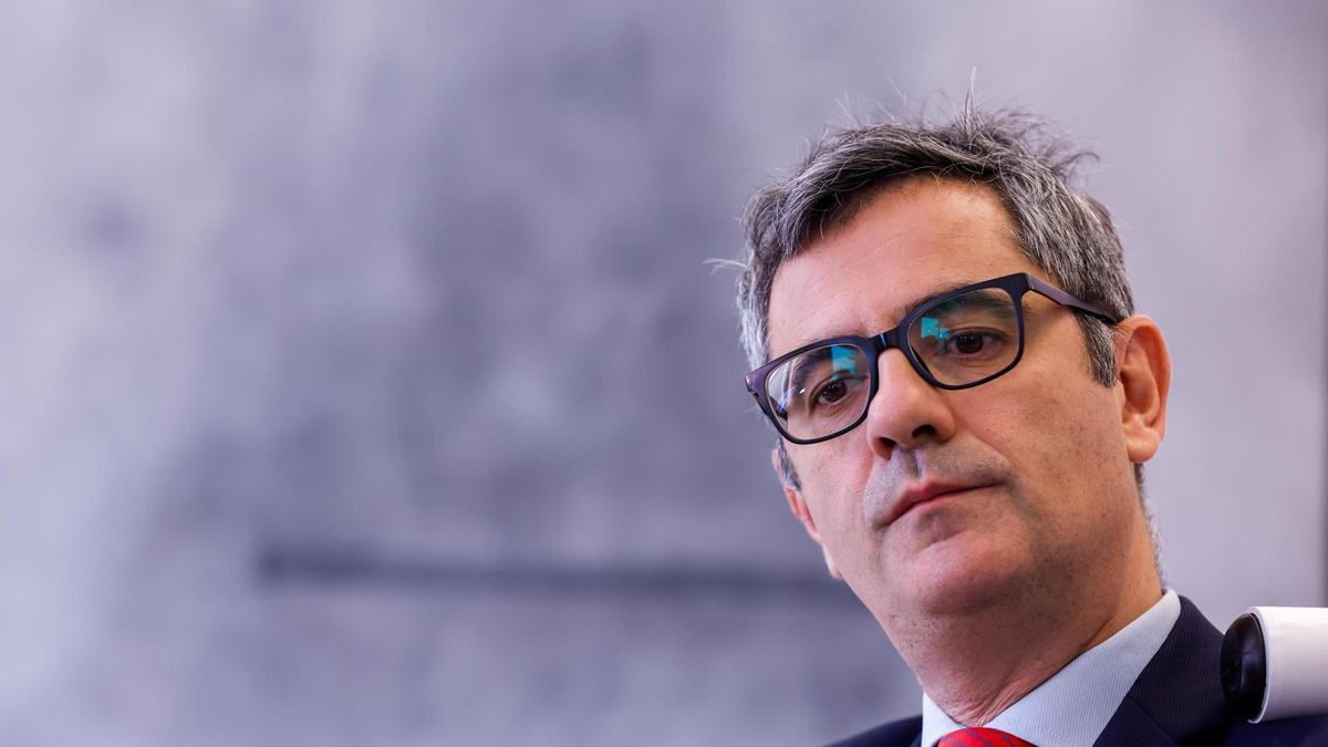 El juez Peinado pide al Supremo investigar a Bolaños por malversación y falso testimonio