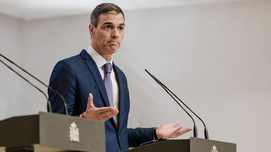 El presidente del Gobierno, Pedro Sánchez, durante su declaración institucional tras reunirse con el primer ministro de la República de Eslovenia, Robert Golob, el pasado jueves en La Moncloa.