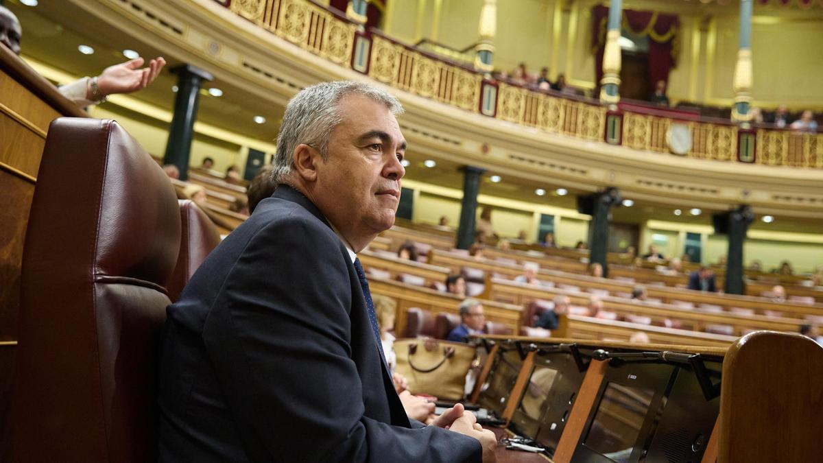 El ex secretario de Organización del PSOE Santos Cerdán durante una sesión plenaria en el Congreso de los Diputados, a 12 de junio de 2025, en Madrid (España)