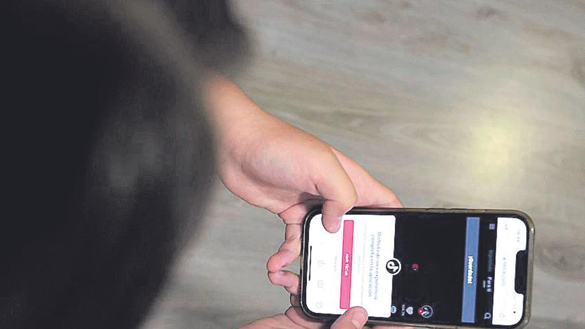 Las microtelenovelas están hechas para ser consumidas en móviles.