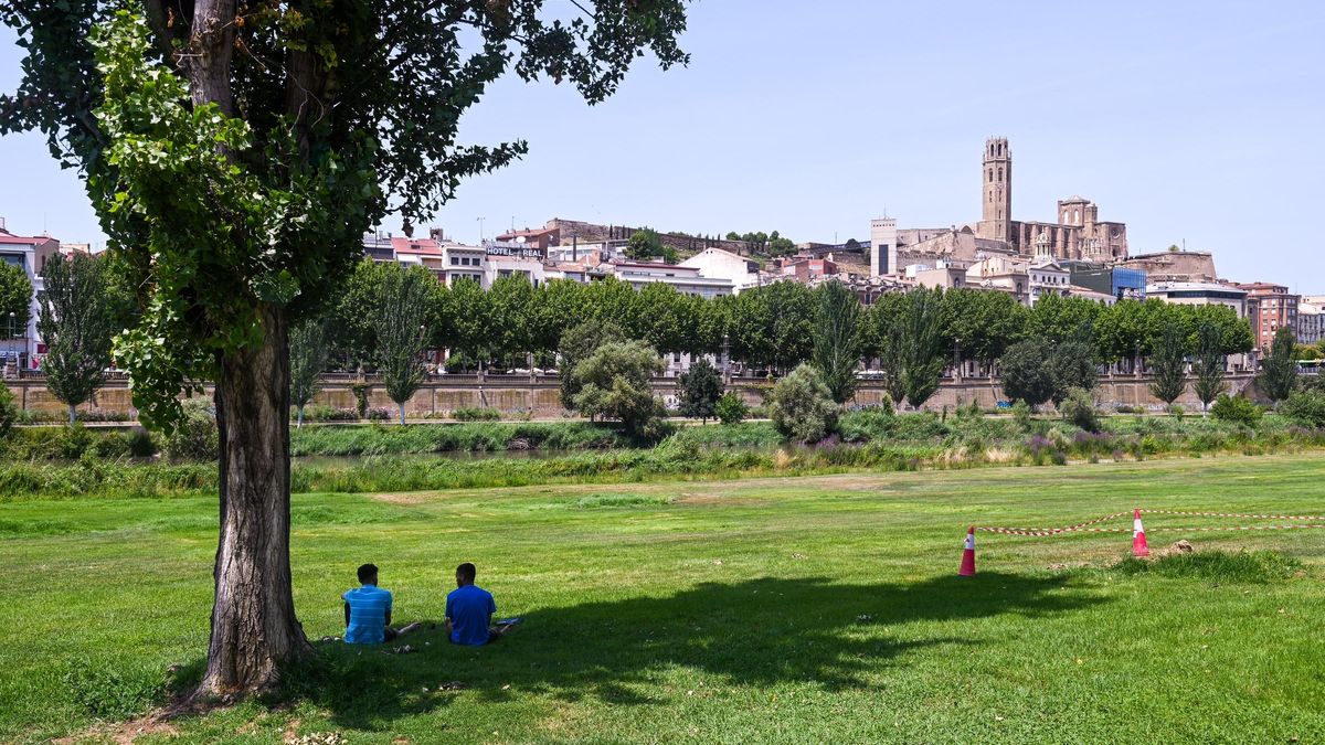 La canalización del rio Segre en Lleida, en julio de 2022.