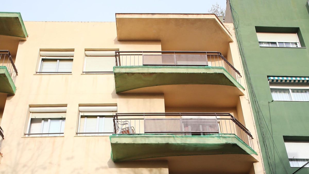 Un bloque de Badalona tiene 4 pisos turisticos