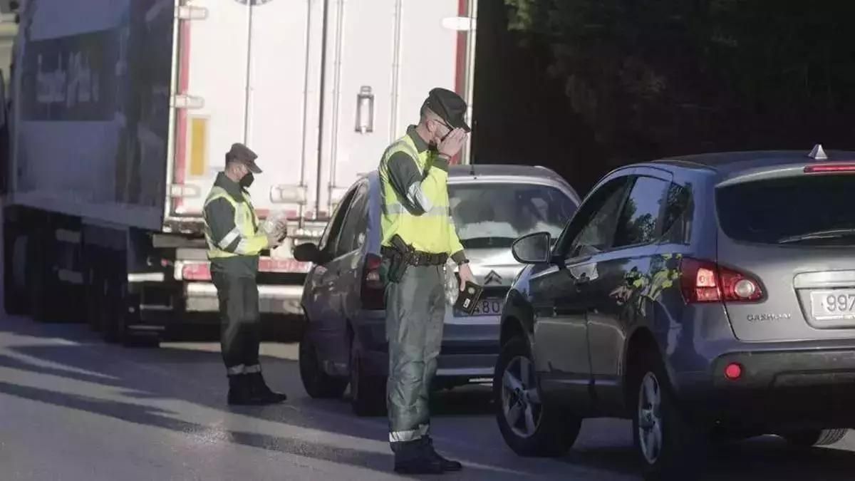 Agents Arrêtez deux voitures