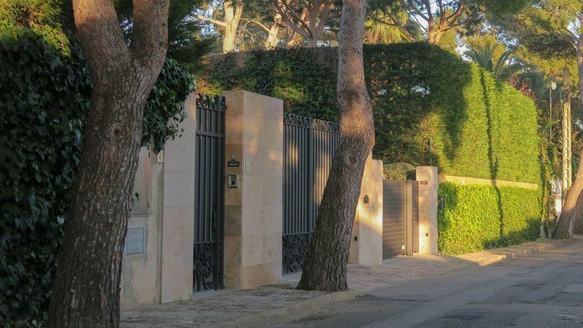 Entrée des villas de l'ancien gouverneur de Samara Vladimir Artyakov sur la Costa Brava.