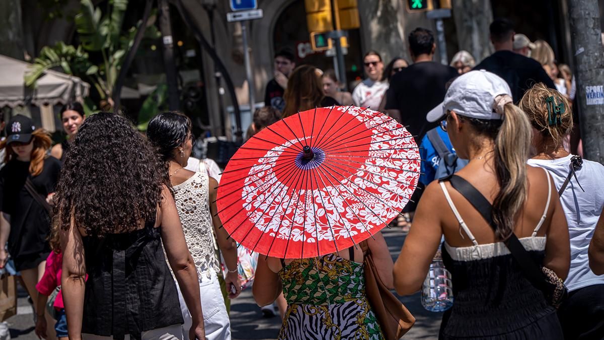 Nueva jornada soleada y calurosa en Barcelona