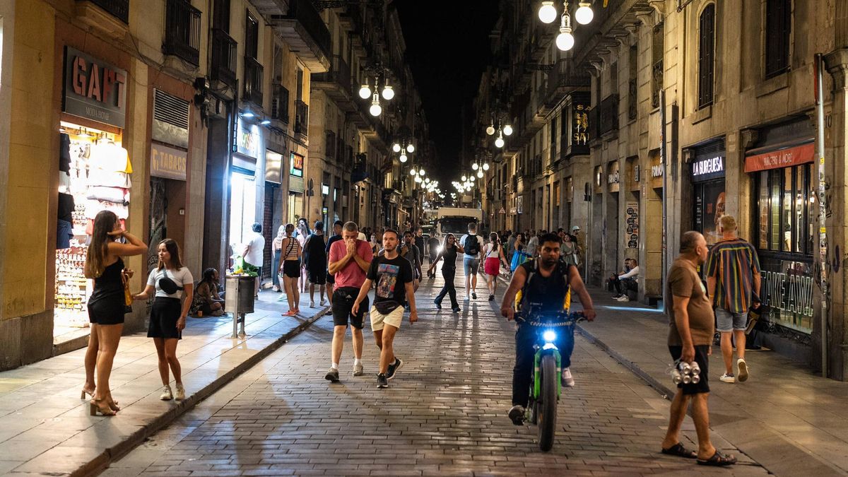 Las rutas de  'pub crawling' eluden la prohibición y continuan anunciándose por internet