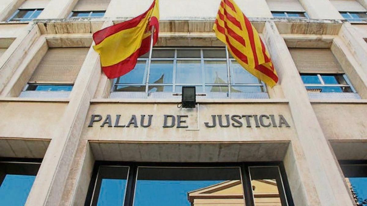 Entrada de los juzgados de Tarragona.