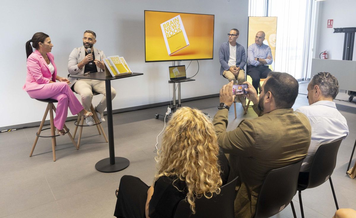 Andrés Karp Collaborateurs dans la conception du livre.