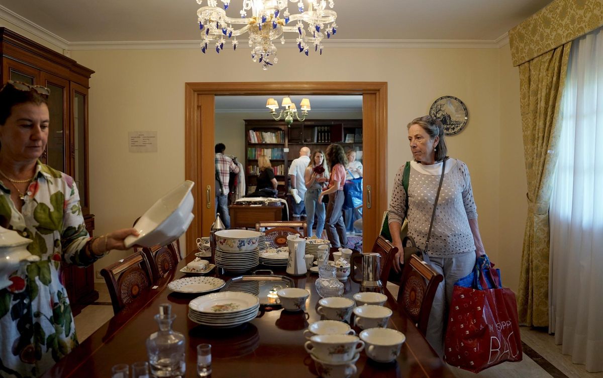 Marché dans une maison de luxe, organisée par la maison morale.