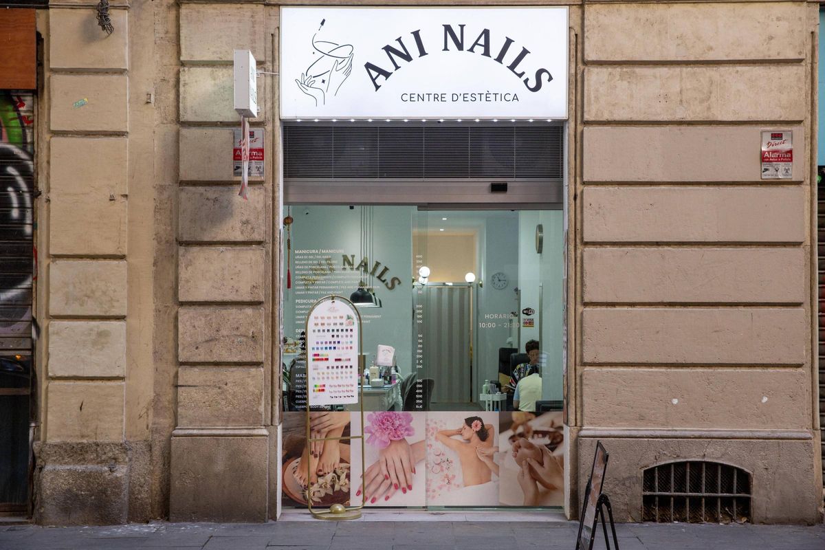 Un établissement d'émail à ongles au centre de Barcelone.