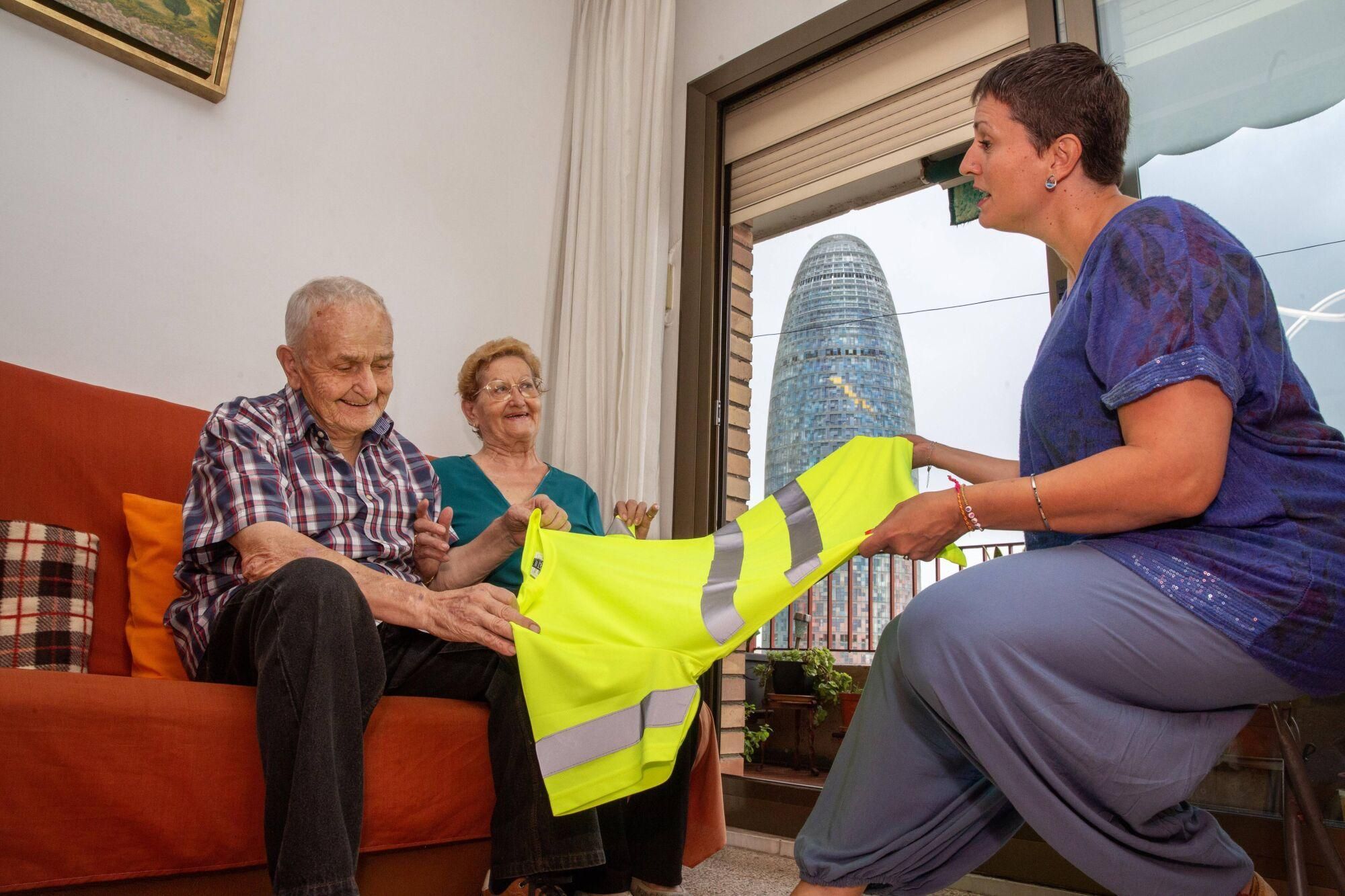 Isidre, Joana y Elena, vecinos de Glòries de toda la vida.