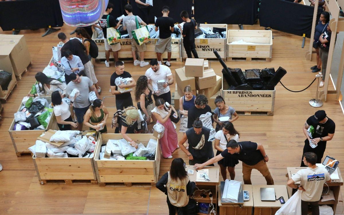 Barcelone 15/09/2025 sur Barcelone. King Colis Pop Up: Vous metterez des tonnes de packages perdus avec un contenu surprise cette semaine. Elisenda Pons Photo