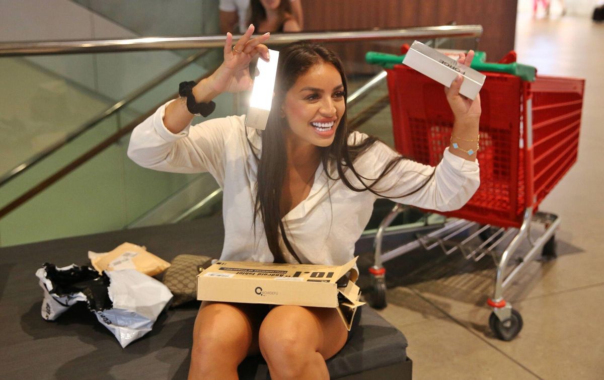 Barcelone 15/09/2025 sur Barcelone. King Colis Pop Up: Vous metterez des tonnes de packages perdus avec un contenu surprise cette semaine. Elisenda Pons Photo