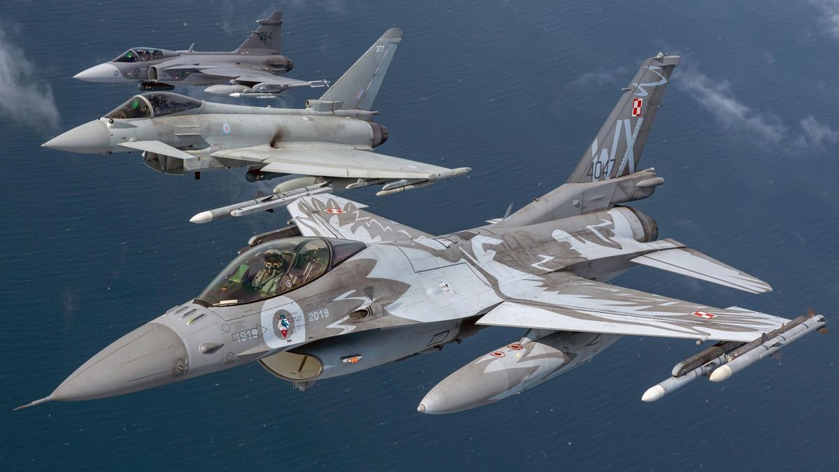 Cazas de la Fuerza Aérea de Reino Unido destinados en representación de la OTAN a Polonia y Rumanía.