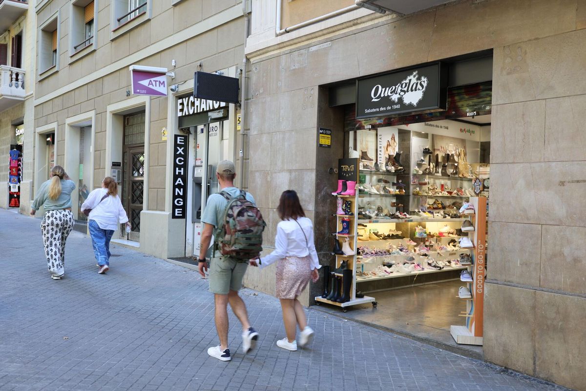 Rotuli dans le drapeau, interdit par les ordonnances, à l'exception des exceptions.