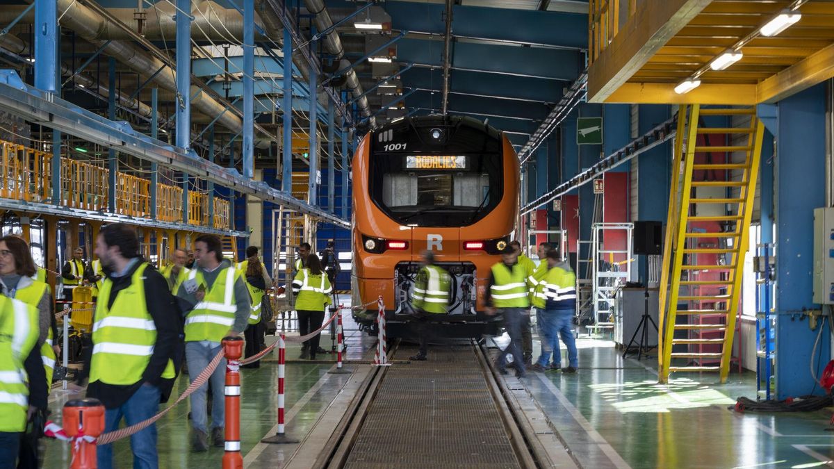 La empresa Alstom presentó en enero en su planta de Santa Perpètua los nuevos trenes que construye para Rodalies. Fotografía de Jordi Cotrina