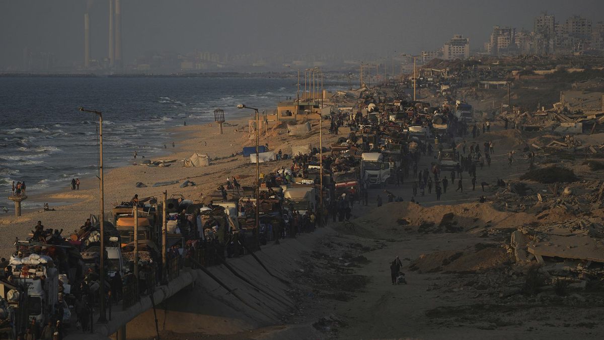 Palestinos abandonan el norte de Gaza ante la ofensiva terrestre de Israel