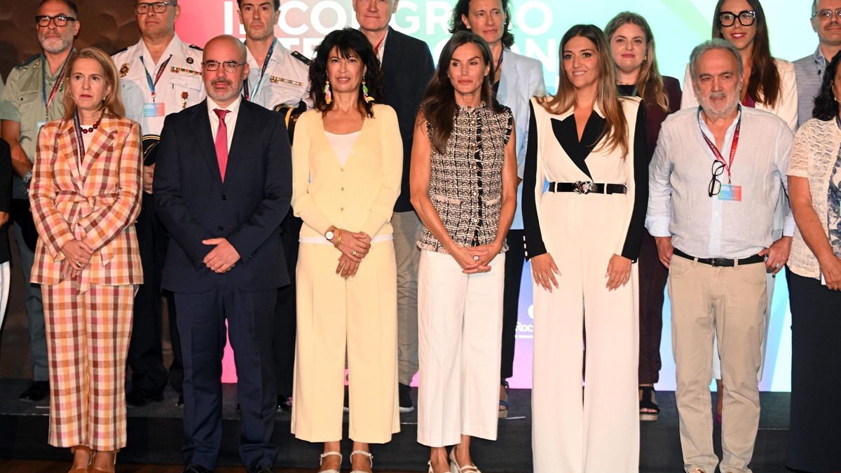 La ministra de Igualdad, Ana Redondo, y la Reina Letizia asisten al III Congreso sobre Trata de Seres Humanos.