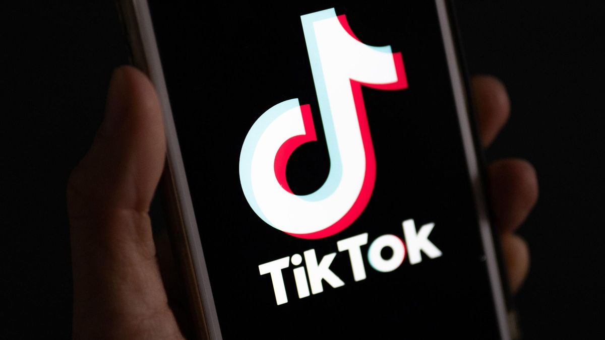 Archivo - Logo de TikTok en un teléfono móvil (archivo)
