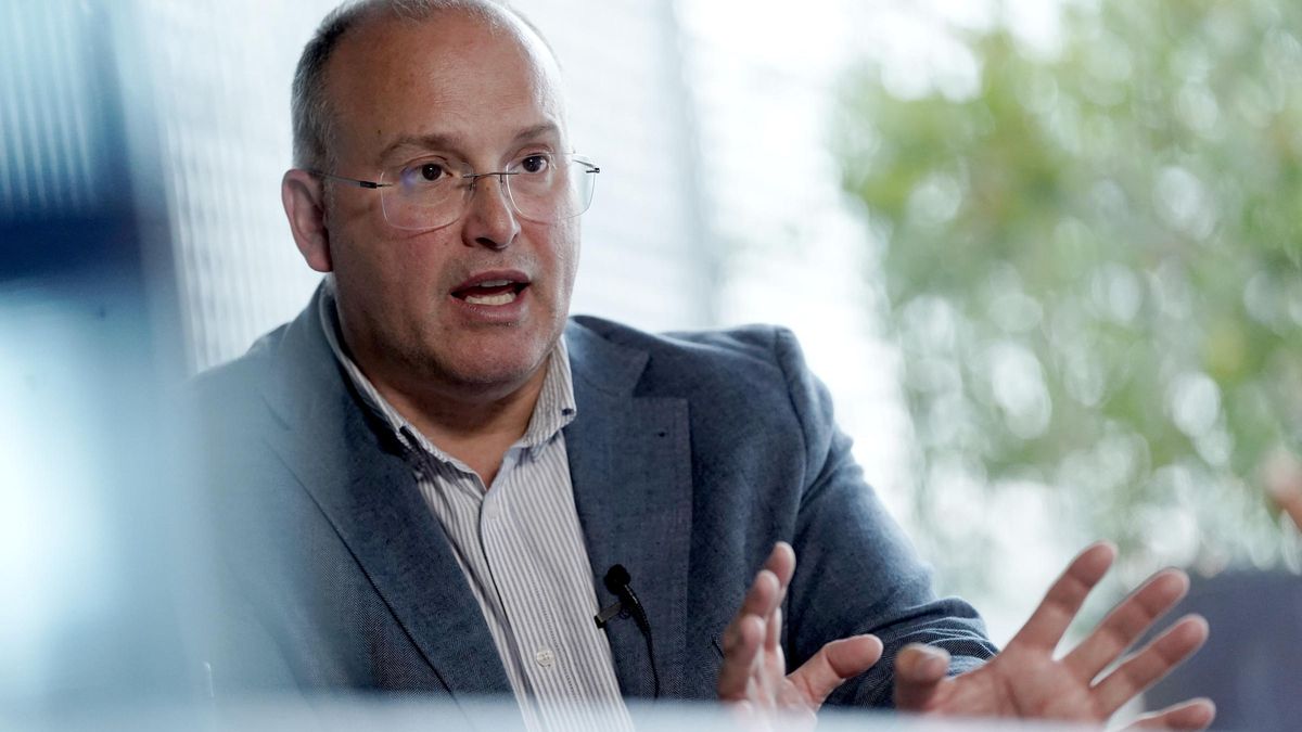 Miguel Tellado, durante la entrevista en la sede del PP.