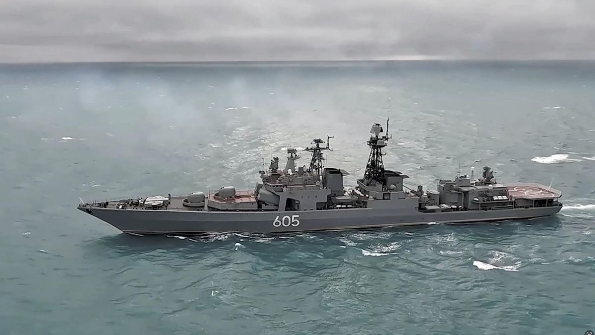 Federación Rusa 12/09/2025.- Foto entregada por Moscú de un buque de la Flota del Norte en el Mar Báltico como parte de las maniobras con Bielorrusia Zapad 2025