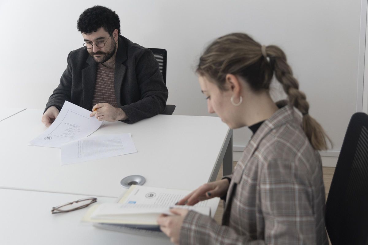 Archive - Simulation de la signature d'une hypothèque, le 15 mars 2023, à Madrid (Espagne). L'Euribor à 12 mois, l'indice à lequel la majorité des hypothèques variables en Espagne sont référencés, est tombé à 3 509% hier dans son taux quotidien, bien que le taux mensuel