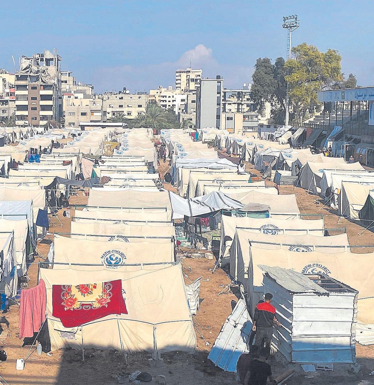 Stade Yarmouk, transformé en camp de réfugiés à Gaza.