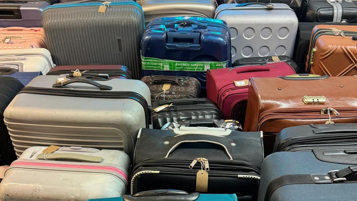 Maletas perdidas en aeropuertos que salen a la venta en el portal Delivrd.