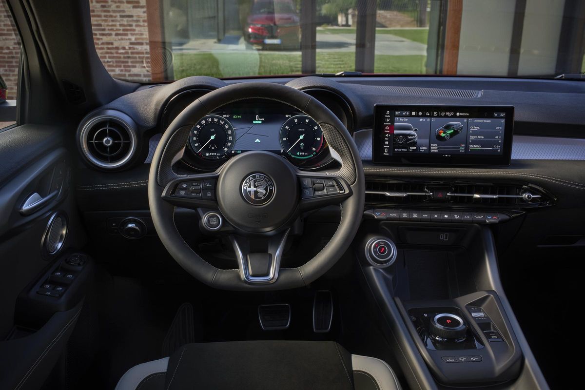 De nouvelles options de revêtement sont proposées en tissu, cuir et Alcantara