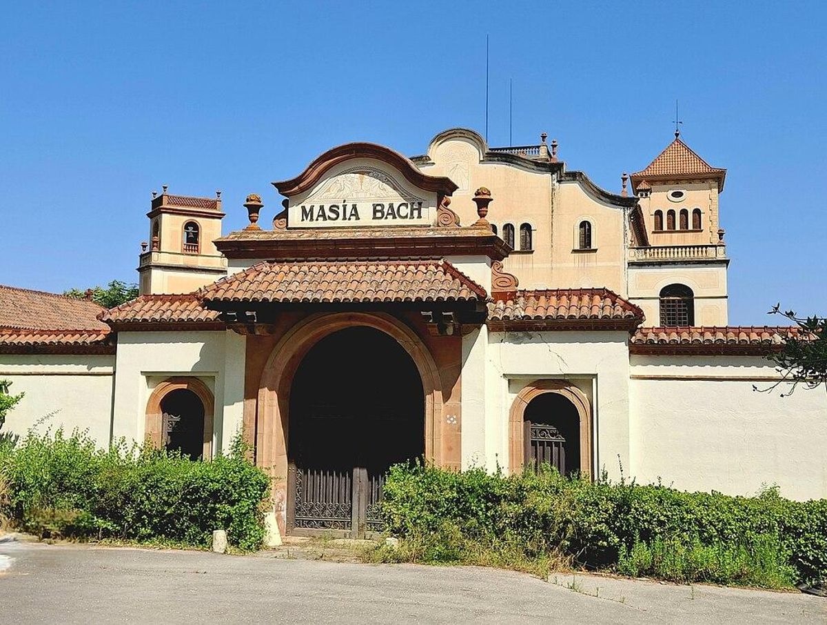 Masia Bach, Sant Esteve Sesrovires.