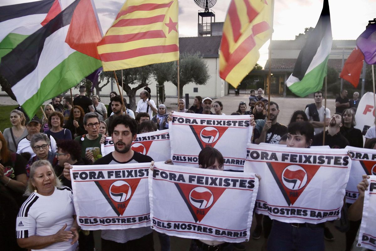Des collectifs antifascistes manifestent contre la présence de Vox à Sabadell