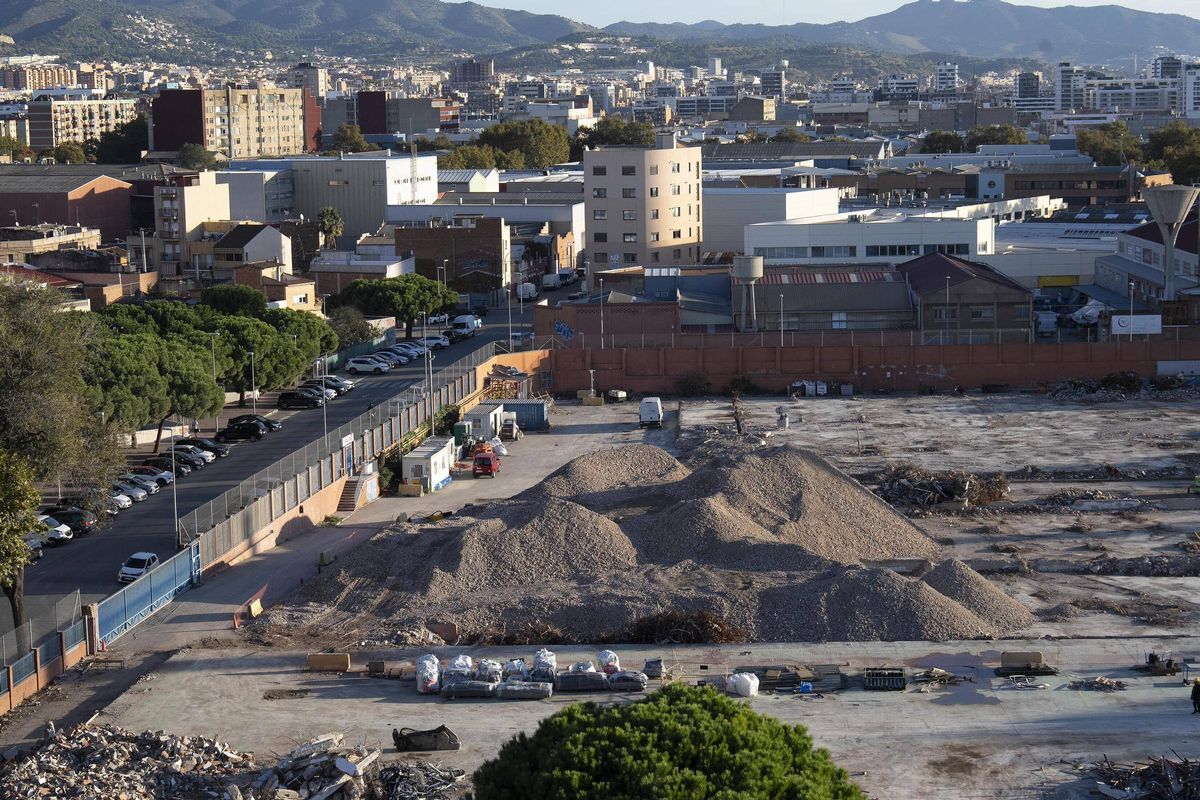 Le chantier Inditex qui passera aux mains d'Alcampo pour construire un nouveau centre commercial à Sant Adrià.