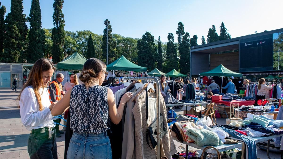 El Flea Market, en una de sus anteriores ediciones al aire libre.
