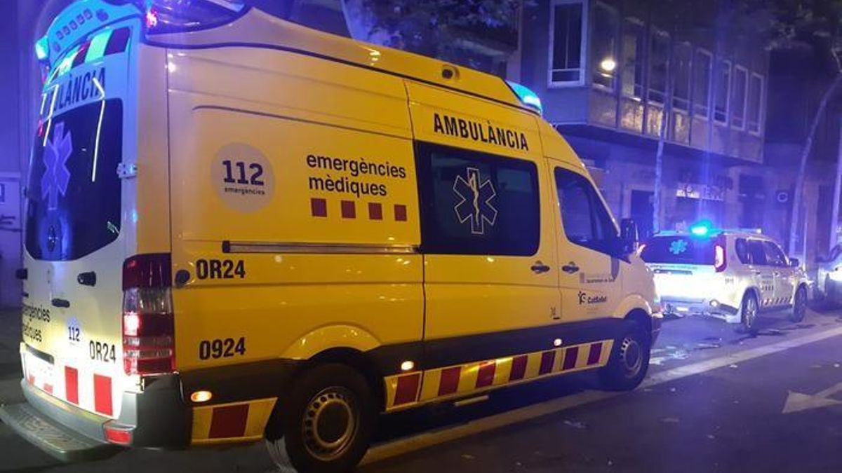 Una ambulancia del SEM de noche
