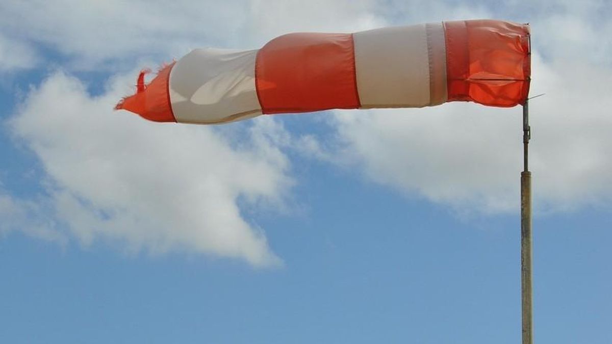 Manga de viento que indica que este es muy fuerte.