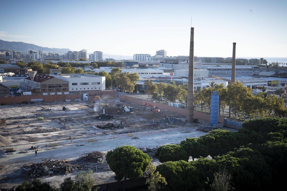 Le terrain appartenant à Inditex où Alcampo déplacera son hypermarché à Sant Adrià.