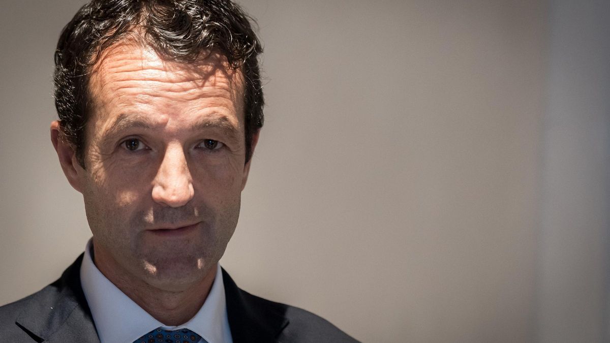 El presidente de Indra, Ángel Escribano Ruiz, durante  el foro  'A los 40 años de la adhesión: cómo España quiere que Europa sea' organizado por la Fundación Carlos Amberes, en la IE University, a 15 de octubre de 2025, en Madrid (España).