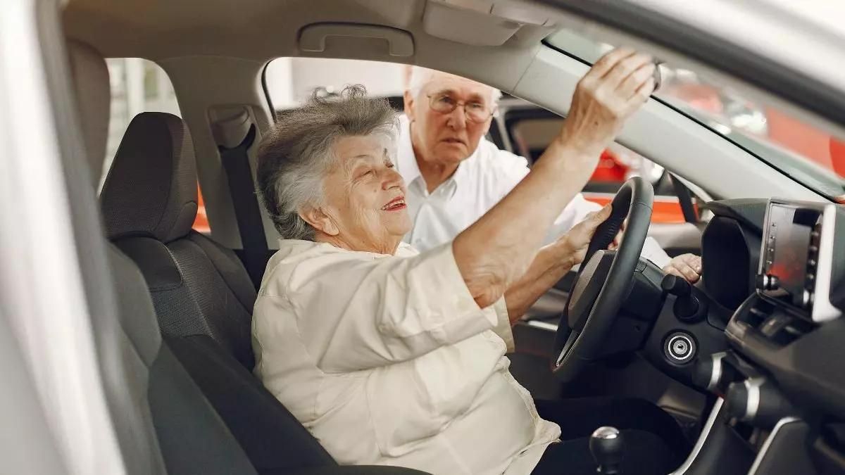 La DGT impone nuevas medidas para los conductores mayores de 65 años