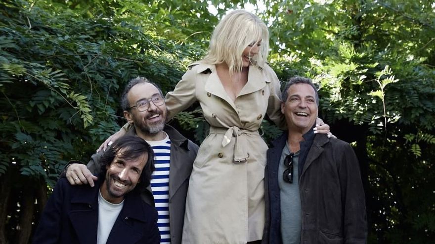 Los actuales miembros del grupo La Oreja de Van Gogh;  Amaia Montero, Álvaro Fuentes, Xabi San Martín y Haritz Garde