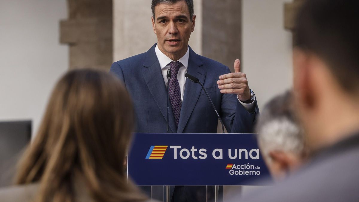 El presidente del Gobierno, Pedro Sánchez, interviene tras una reunión con agentes sociales, en la Delegación del Gobierno en la Comunidad Valenciana, a 23 de enero de 2025, en Madrid (España).