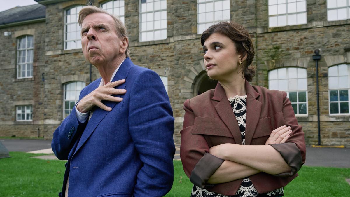 Timothy Spall y Gwyneth Keyworth, en 'Death Valley'