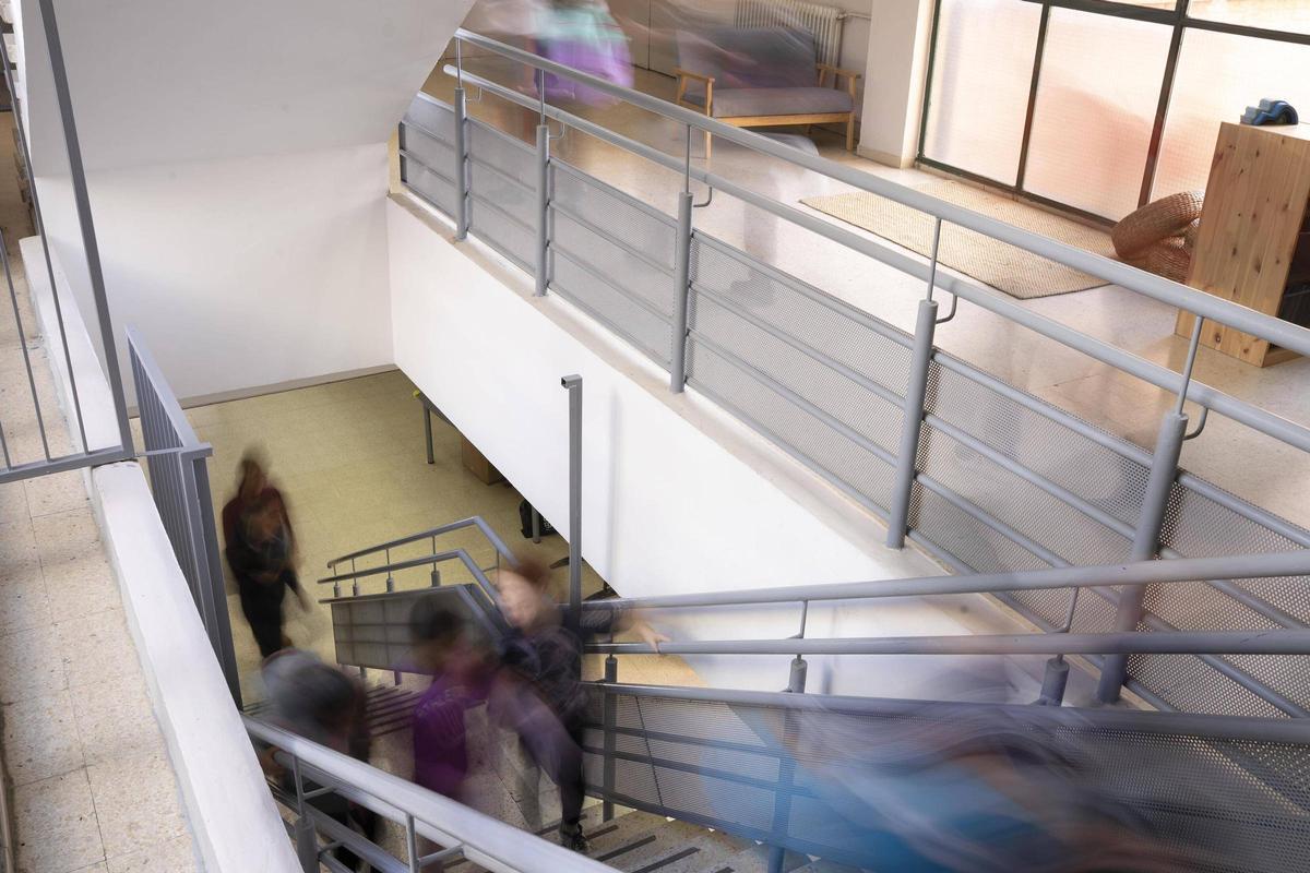 Escaliers de l'école Milagros Consaranau de L'Hospitalet.