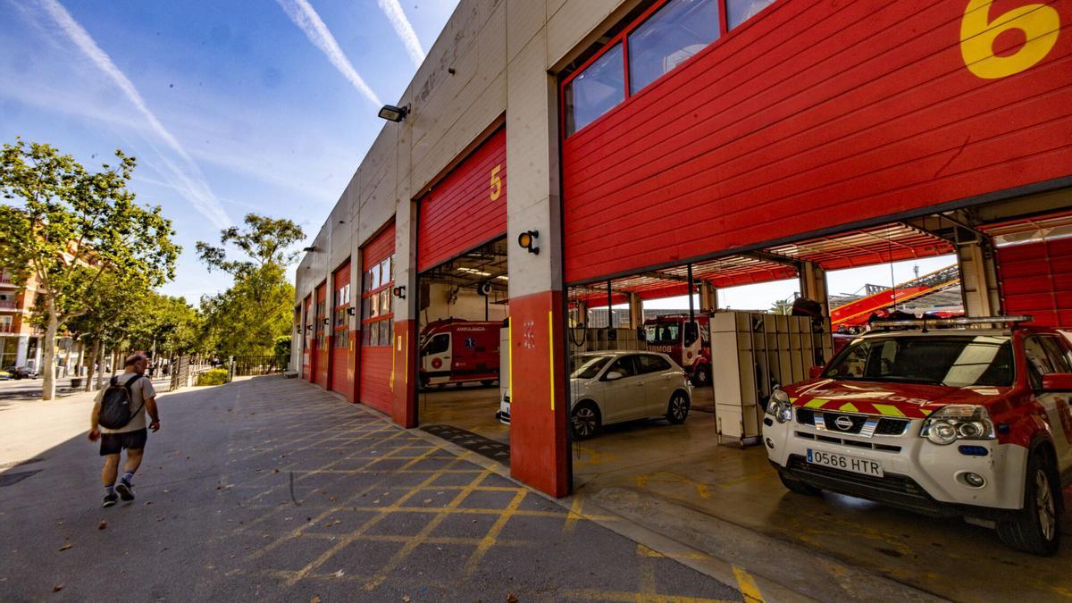 Parque de bomberos de Joan Miró, en el Eixample de Barcelona.