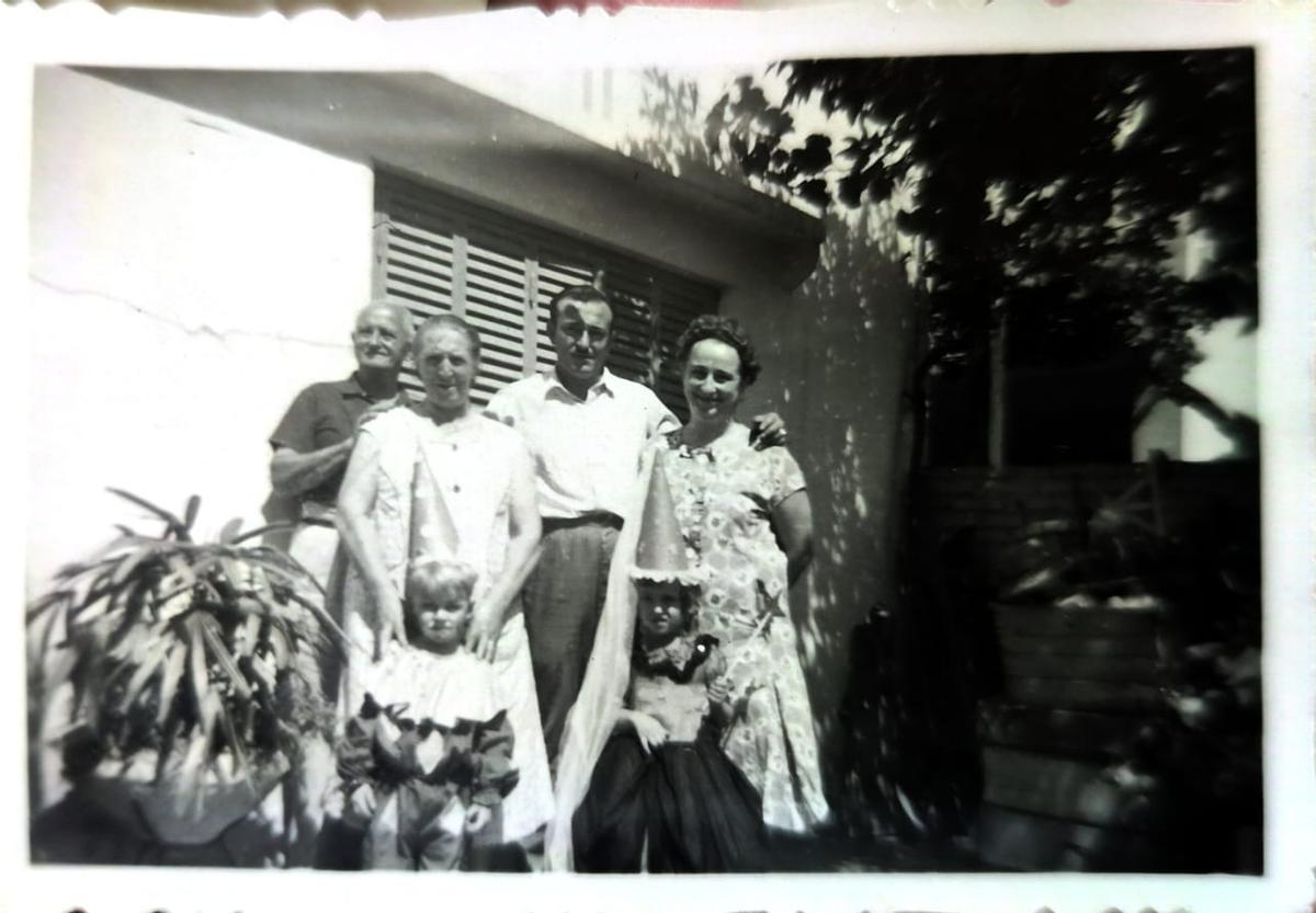 La famille Meolans : les arrière-grands-parents, grands-parents, père et tante d'Ignacio Meolons, qui demande la citoyenneté