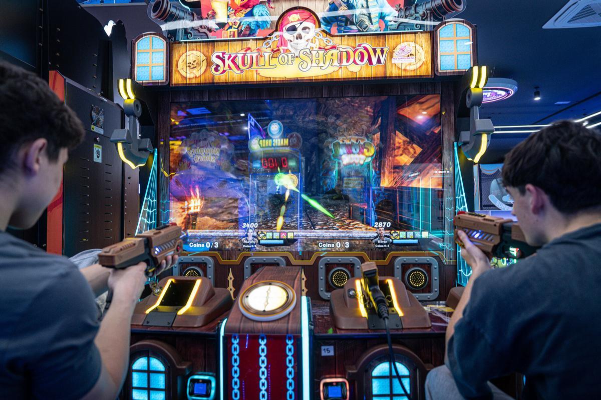 Barcelone, 20/11/2025 Sur Barcelone. Photos de Game Station, Av. Carrilet 353, L'Hospitalet de Llobregat. AUTEUR : MANU MITRU